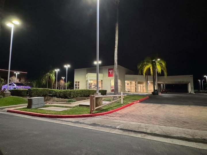 Tesla Dealership (Fresno)